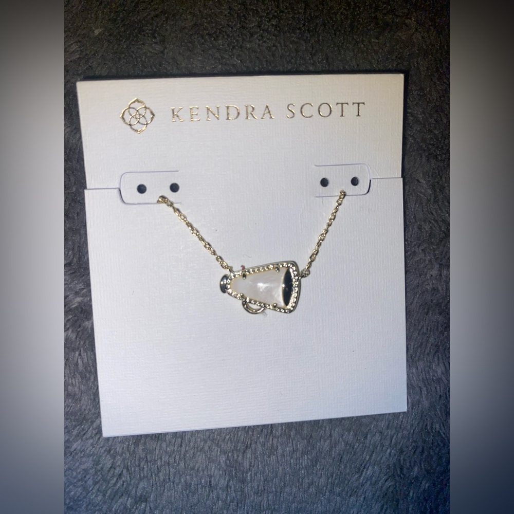 BNWT Kendra Scott Gold Cheer Necklace in White Mother-of-Pearl $75